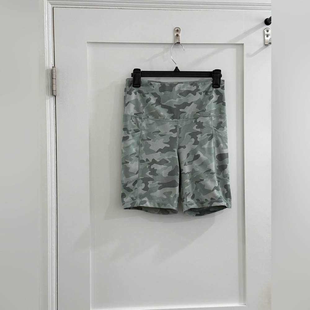 90 Degree by Reflex sage green high waisted polyester bike shorts w/ pockets